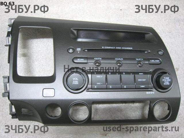 Honda Civic 8 (4D) Головное устройство аудиосистемы