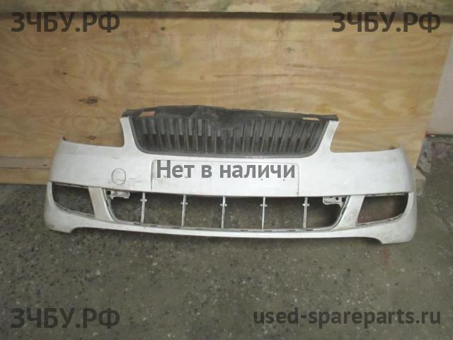 Skoda Fabia 2 Бампер передний