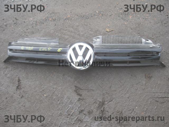 Volkswagen Golf 6 Решетка радиатора