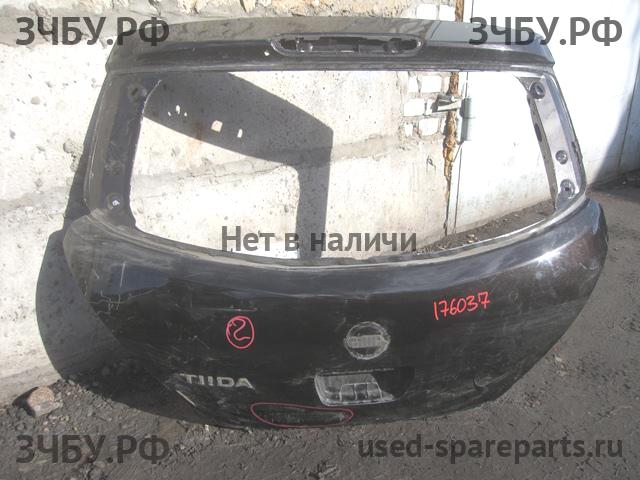 Nissan Tiida 1 Дверь багажника