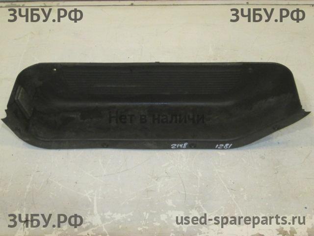 Hyundai Starex H1 Накладка на порог задний правый