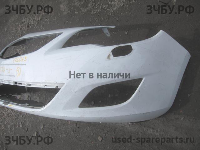 Opel Astra J Бампер передний