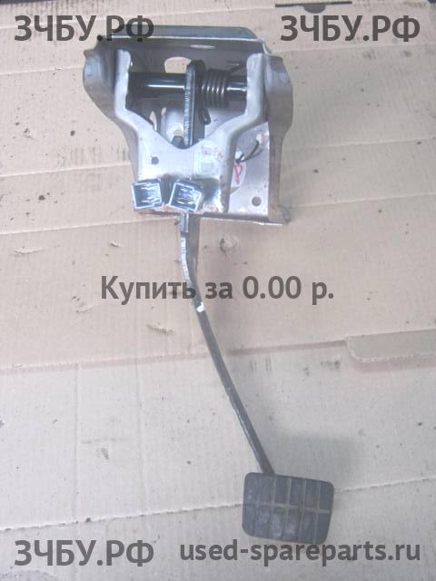 Nissan NP300 1 (D40) Педаль тормоза