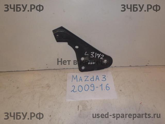 Mazda 3 [BL] Кронштейн передней балки
