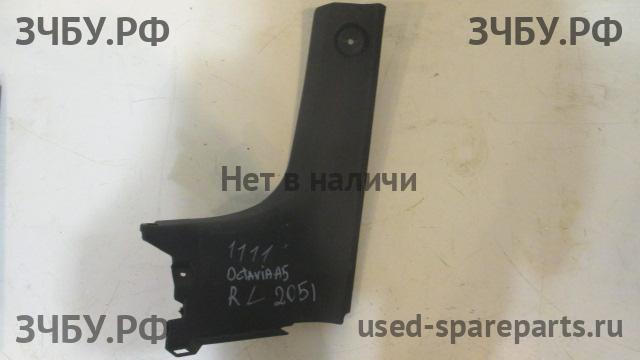 Skoda Octavia 2 (А5) Накладка задней панели