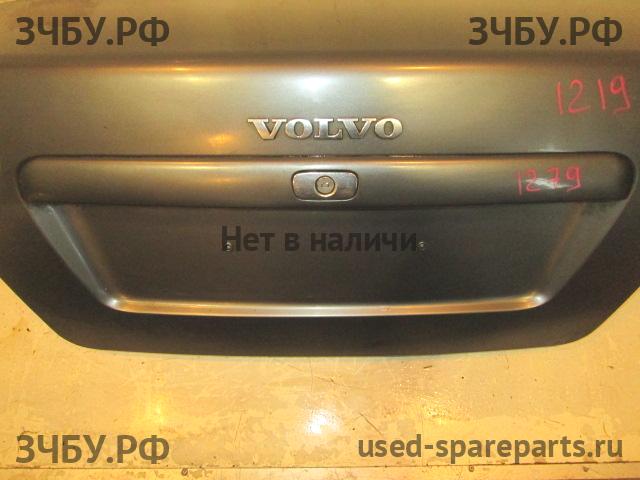 Volvo S40 (1) Накладка на крышку багажника